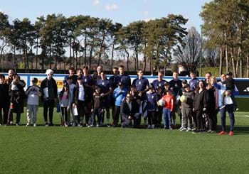 Al fianco degli Azzurri prima di Italia-Germania: l’esperienza da sogno per i ragazzi dell’associazione ‘I nodi d’amore’
